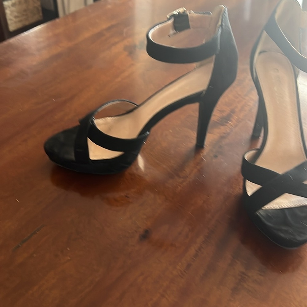 Report heels - Picture 2 of 3
